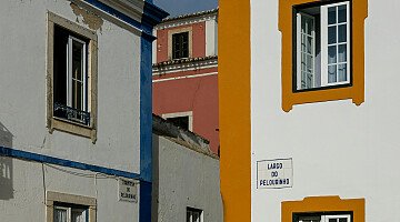 The Ultimate Guide to Buying a House in Portugal (2025)