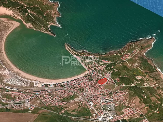 Terreno a San Martinho do Porto vicino alla spiaggia