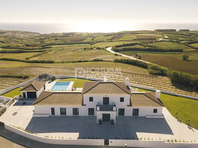 Villa moderna de última geração com fantásticas vistas para o mar