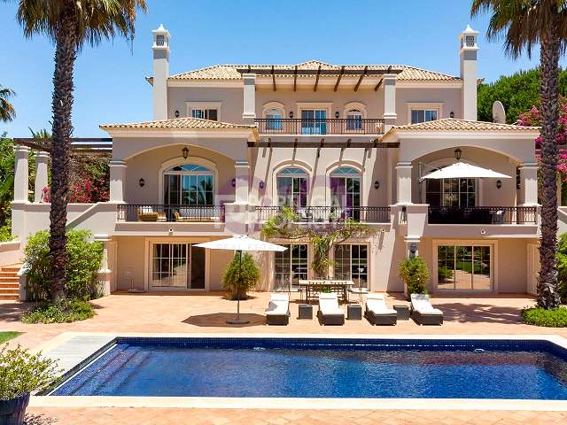 Beeindruckende Villa mit 5 Schlafzimmern in der Nähe von Vale do Lobo