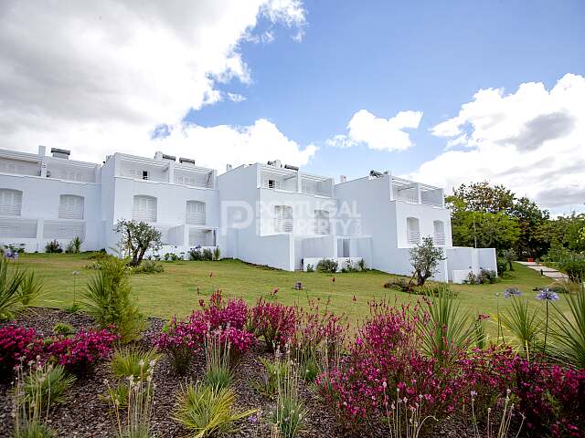 2-Bed Villa In Luxury Ocean-Front Resort