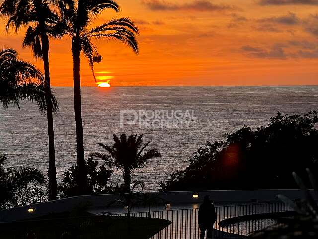 Four Bedroom Apartment By The Beach