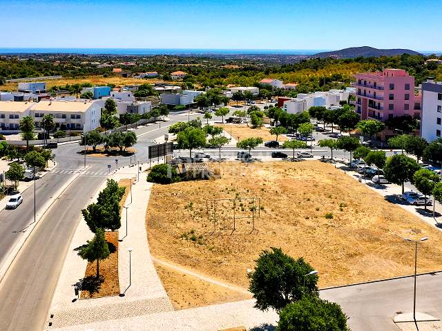 Terrain Pour Construction Commerciale Et Services