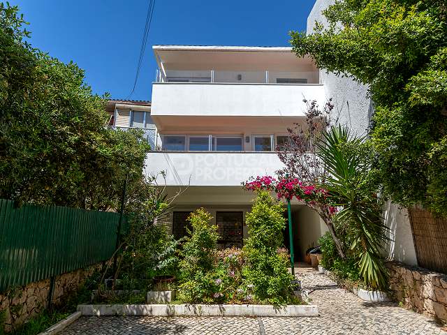 Maison jumelée à vendre - Emplacement central à Cascais