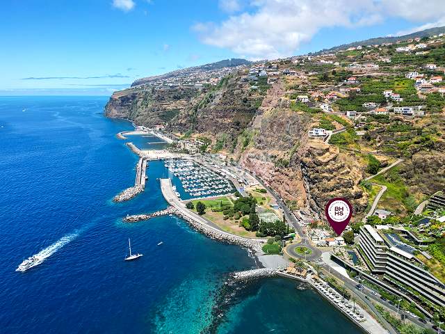 Charmante maison côtière de 2 chambres à Calheta - Emplacement privilégié et potentiel de location