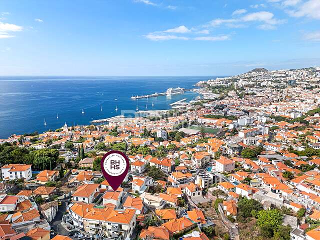 Luxury traditional villa with stunning view, 5 minutes from the centre of Funchal