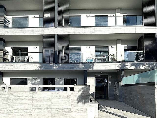 Modern 2-Bedroom Apartment in Gambelas, Faro