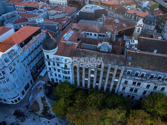 PIP Approved Historic Building Situated on the Praca da Liberdade available for Leasehold