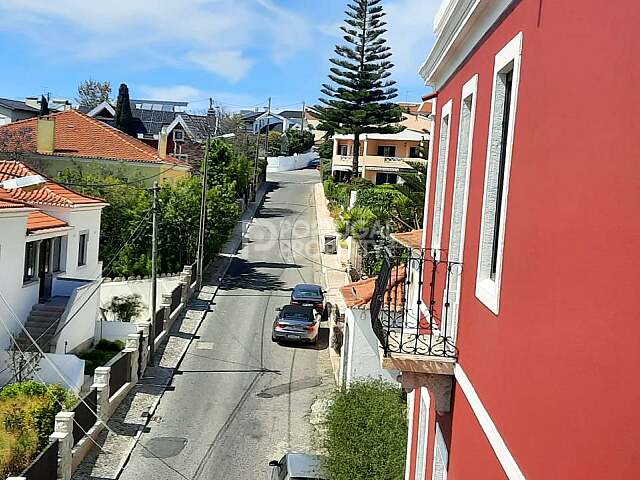 Fully Renovated Three-Bedroom Duplex With Terrace And Sea View