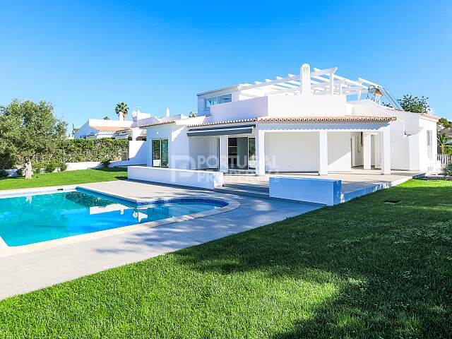 Elegant Single-Storey Villa In Vilamoura