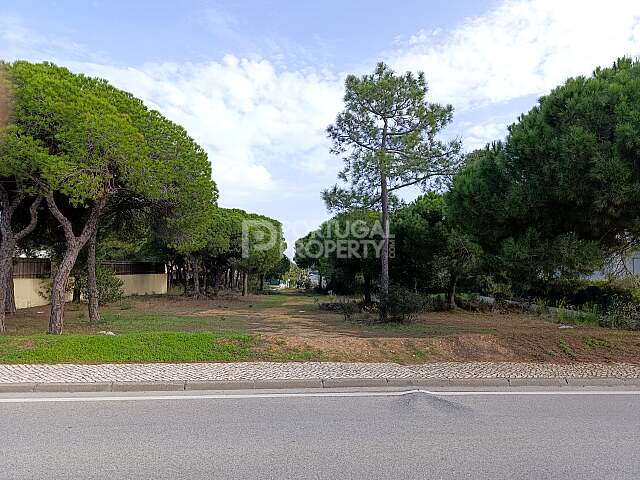 Plot In Varandas Do Lago With Stunning Views Over Vale Do Garrão