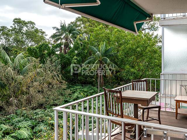 Two Bedrooms Looking Onto An Oasis Right Next To The Beach