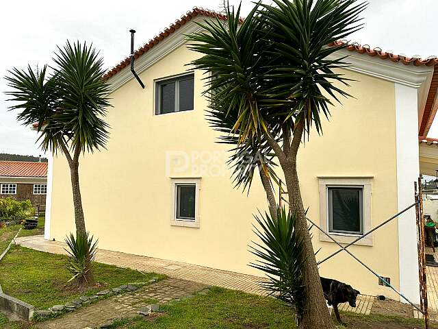 Zeitlose Eleganz: Eine traditionelle Villa mit fünf Schlafzimmern in Reguengo Pequeno, Lourinhã