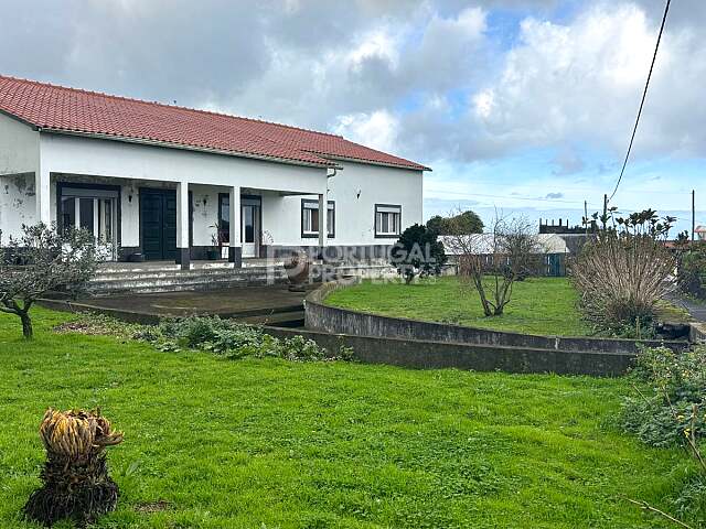 Stunning House in Rabo de Peixe