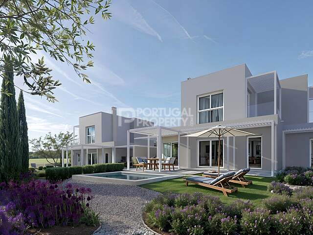 Semi-detached T2+1 villa with private pool in Popular Golf Resort