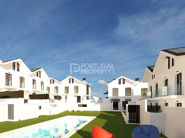 T4 Single-Family Homes In São Pedro Do Estoril