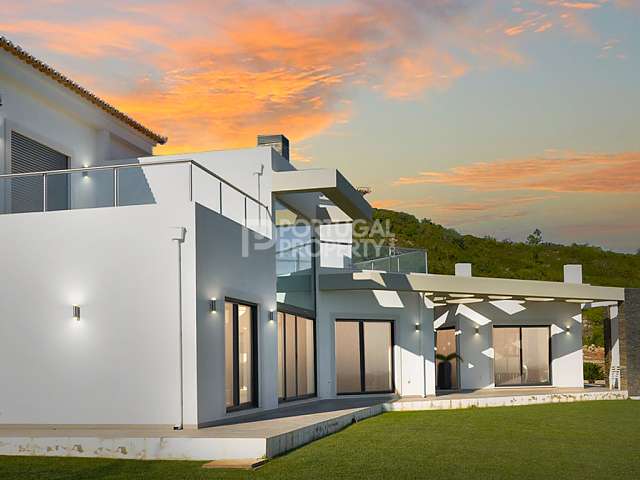 Nuovissima proprietà moderna nell'Algarve centrale